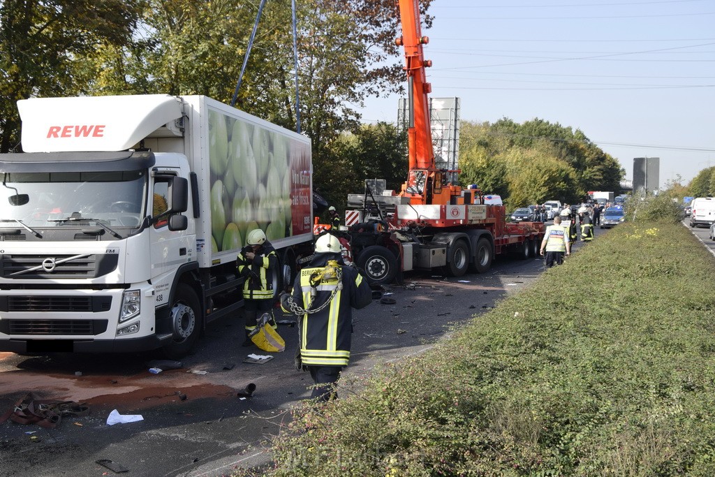 Schwerer VU PKlemm A 57 Rich Innenstadt Hoehe Koeln Chorweiler P151.JPG - Miklos Laubert